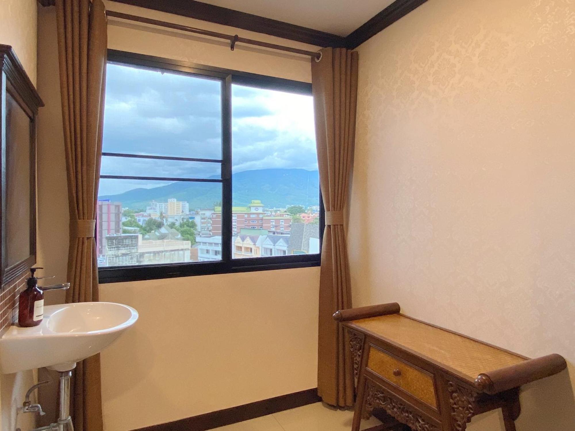 Romena Grand Hotel Chiang Mai Exterior photo
